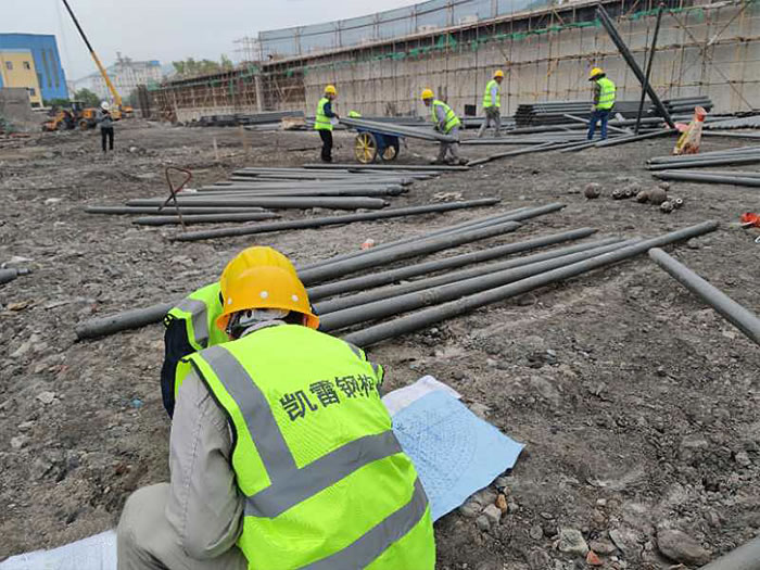 西藏螺栓球网架结构